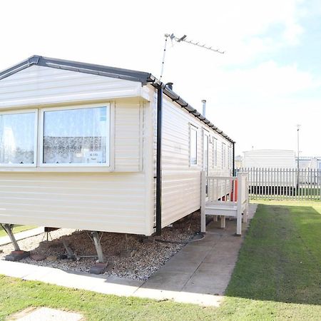 Coastfields Holiday Village Инголдмелс Экстерьер фото