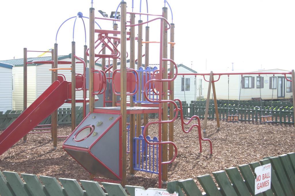 Coastfields Holiday Village Инголдмелс Экстерьер фото