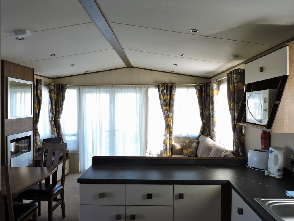 Coastfields Holiday Village Инголдмелс Экстерьер фото